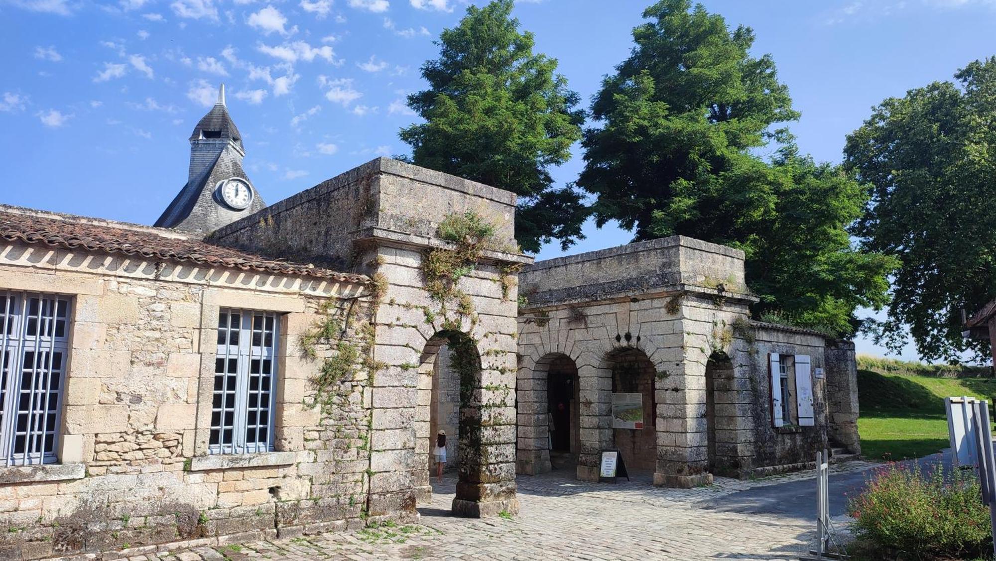 Maison Charmeilles - La Suite Pomerol Fronsac  Zewnętrze zdjęcie
